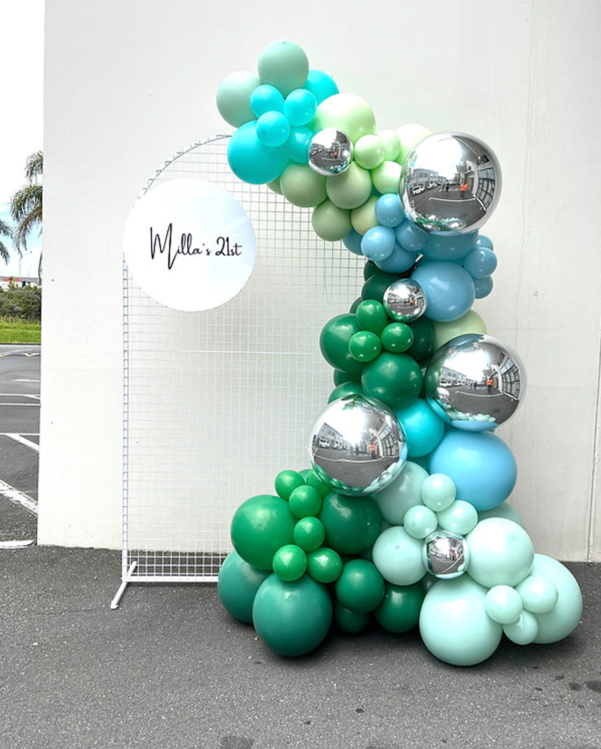 Custom Birthday Ballon Sign | Arch Mesh Balloon | Balloonz