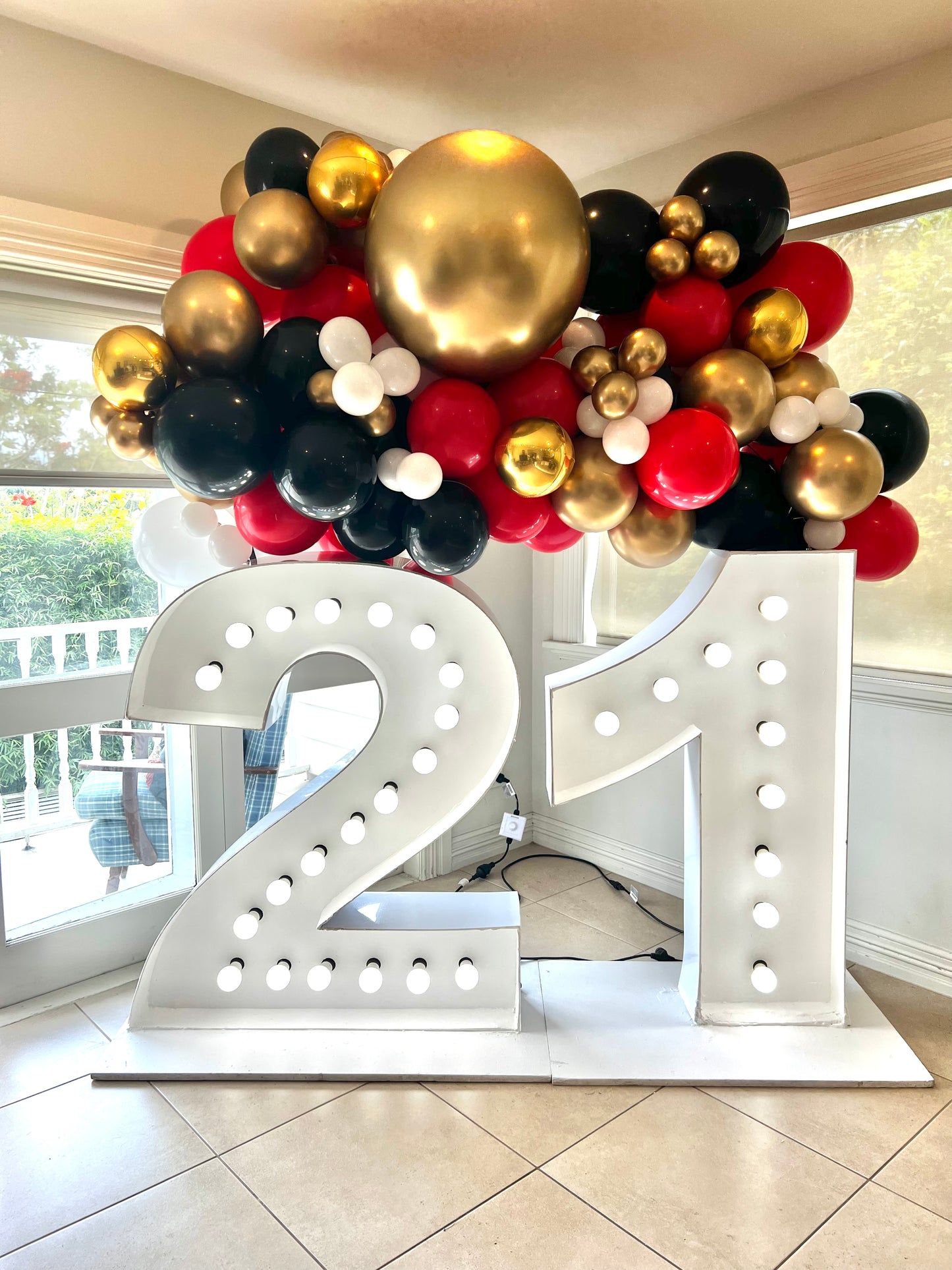 21 Light up number hire and grab and go balloon garland  Balloonz   